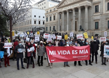 Aprueba Congreso de España ley para reconocer la eutanasia como un derecho