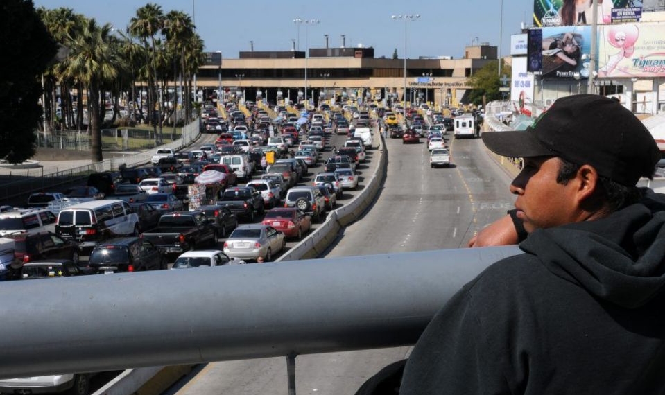 Pide Embajada de EE.UU. a migrantes abstenerse de cruzar la frontera