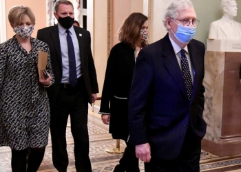 Tras protestas, reinician sesión en Capitolio para certificar triunfo de Biden