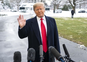 Exdirector del FBI anticipa días ‘peligrosos’ para EE.UU. por salida de Trump