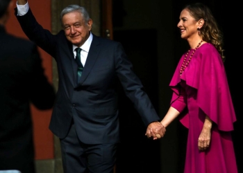 Beatriz Gutiérrez da negativo a COVID-19 tras contagio de AMLO