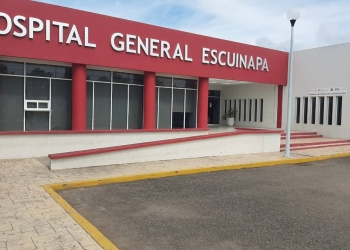 Despiden a director de hospital de Sinaloa por vacunar contra COVID-19 a alcalde