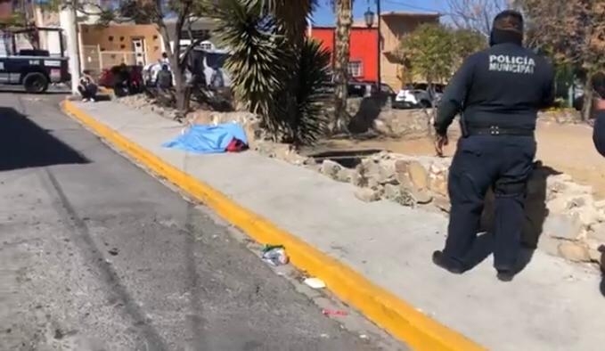 Muere hombre  en la vía pública