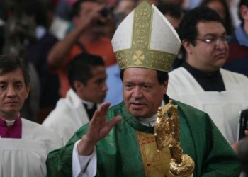 Evoluciona Norberto Rivera positivamente a infección de COVID