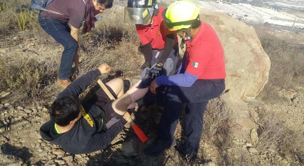 Sube al cerro y se cae
