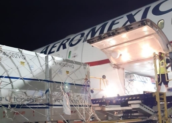 Llega a México sustancia activa de vacuna de AstraZeneca