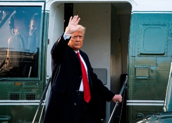 Abandonan juicio político los cinco abogados de Donald Trump