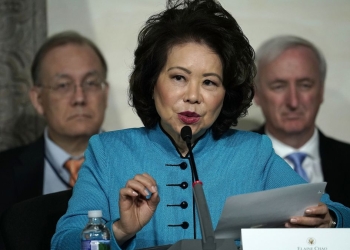 Renuncia Elaine Chao tras caos en el Capitolio
