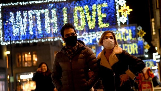 Reino Unido anticipa aumento de contagios de COVID-19 por Navidad