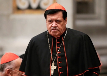 Norberto Rivera es intubado y permanece en terapia intensiva por COVID