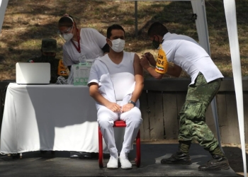 Personal de Salud continúa recibiendo vacuna contra COVID-19