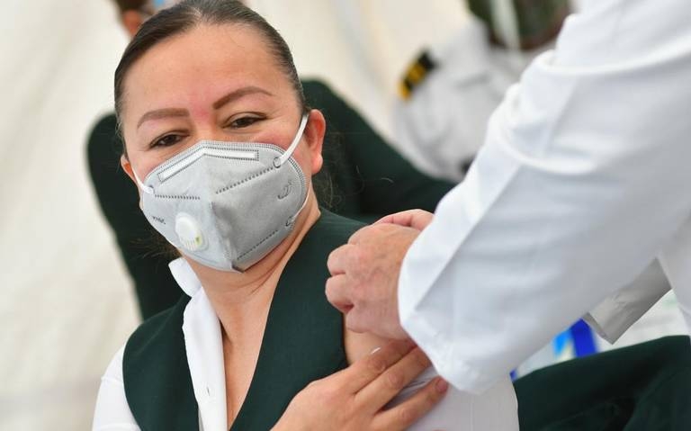 Personal médico que se “salte la fila” para vacunación será sancionado: López-Gatell