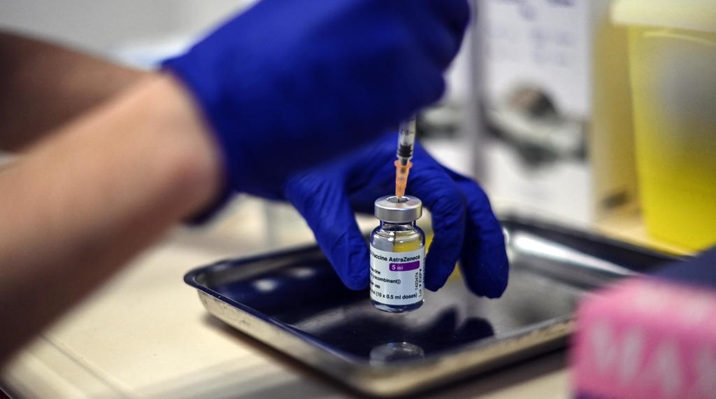 AstraZeneca modificará vacuna contra covid-19 ante variante sudafricana
