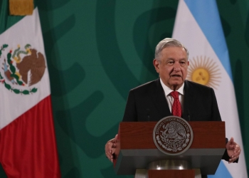 Propone López Obrador acuerdo nacional a gobernadores