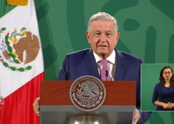 AMLO reaparece en público tras contagio por COVID-19