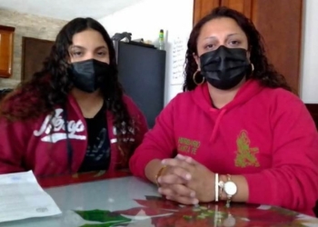 Procesan a directora de primaria en Coahuila por discriminar a alumna zurda