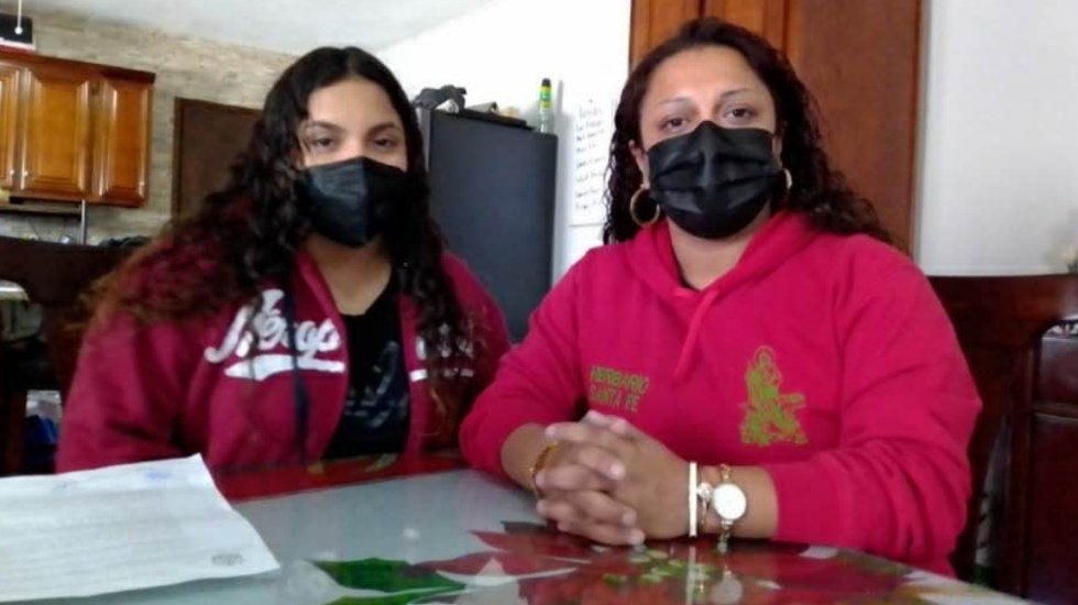 Procesan a directora de primaria en Coahuila por discriminar a alumna zurda