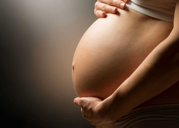 Mujeres embarazadas por anticonceptivos con fallas no pueden abortar
