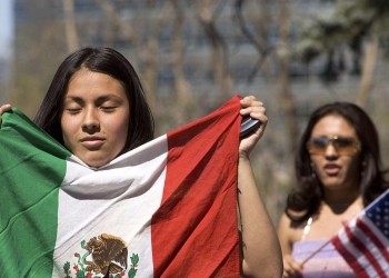 Gobierno de Biden alista plan para admitir a migrantes expulsados durante el mandato de Trump