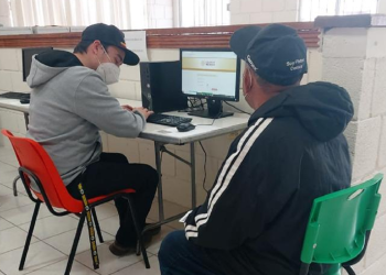 Se registran adultos mayores para aplicación de vacuna antiCovid