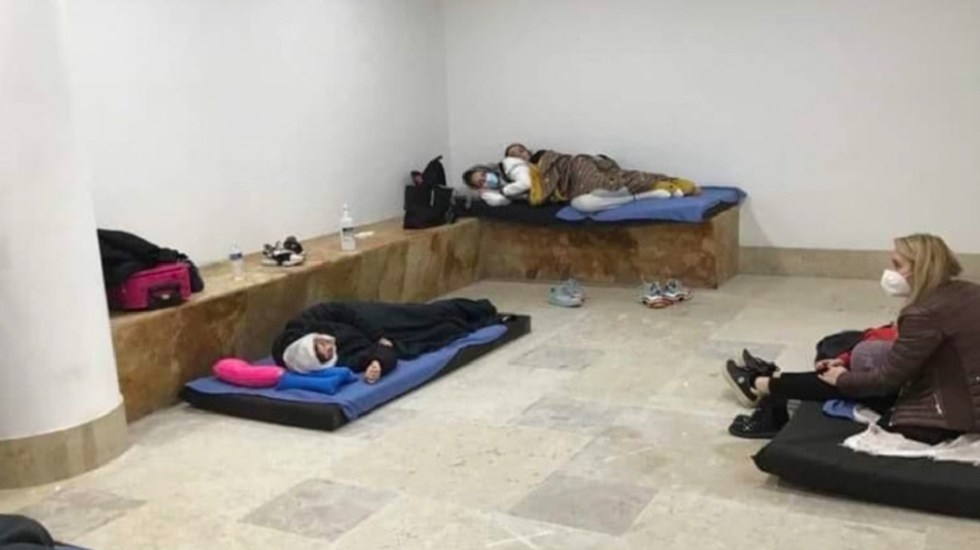 Ligan a rumanos retenidos en Cancún con clonación de tarjetas y trata de personas