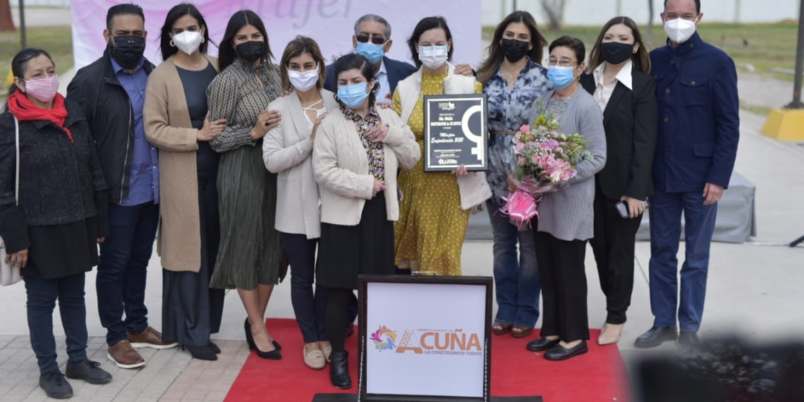 Reconocen labor altruista en el Día de la Mujer