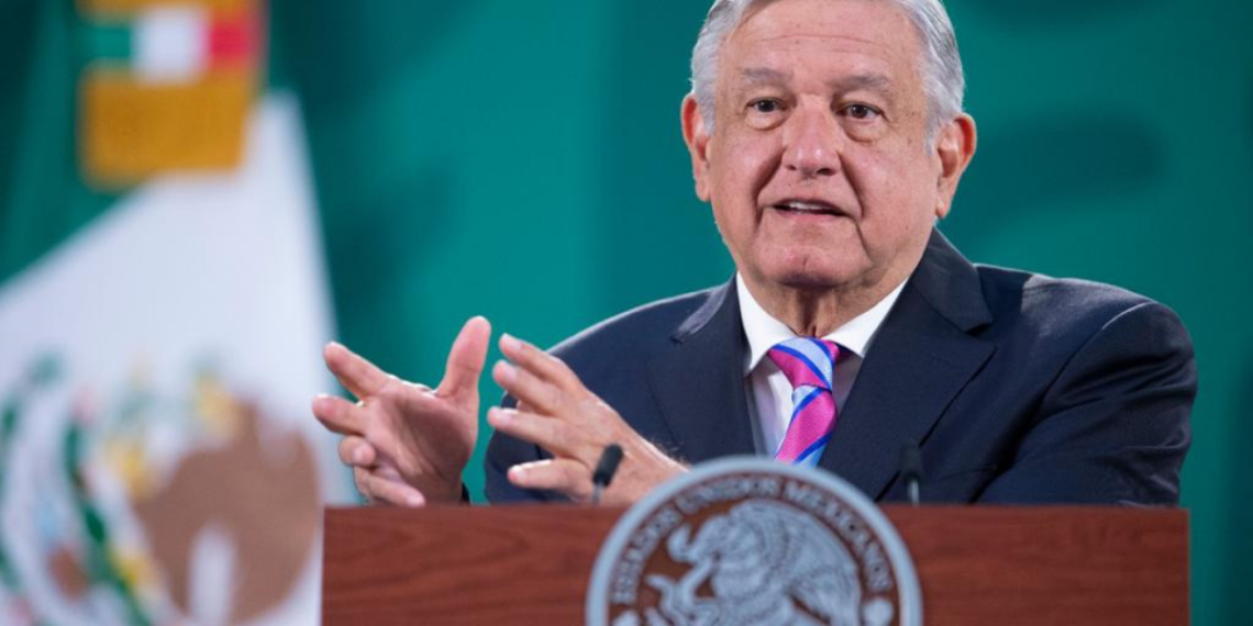 AMLO admite que 800 mil vacunas de Sinovac no se han usado por falta de permisos