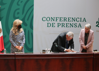 Firman Acuerdo Nacional por la Democracia