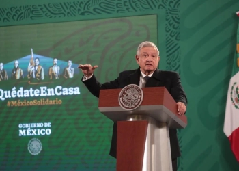 Presidente de México pide investigar a juez que suspendió su reforma eléctrica