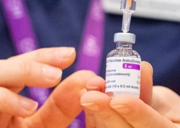 España, Alemania, Italia y Francia suspenden también vacuna contra COVID de AstraZeneca