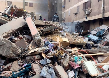 Colapsa edificio en El Cairo; 5 muertos