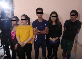 Abandona pollero a migrantes en casa de seguridad
