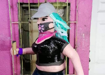 Piñatería Ramírez hace piñata de ‘La Reinota’