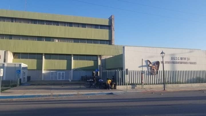 Clínica 24 reporta área COVID desocupada