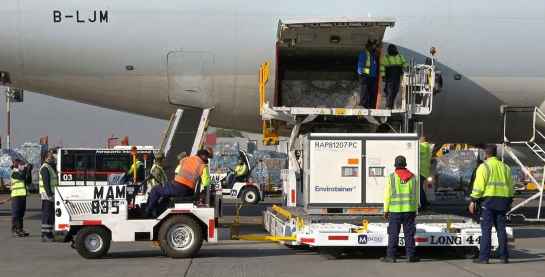Llega un millón de vacunas Sinovac a México
