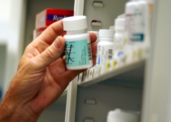 Acelera IMSS compra paralela de medicinas