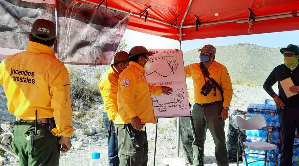 Incendio controlado  aunque aún le falta