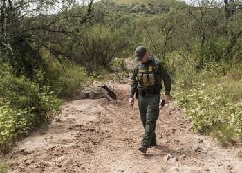 Ecuentran cuerpo de mujer cerca de Carrizo Springs