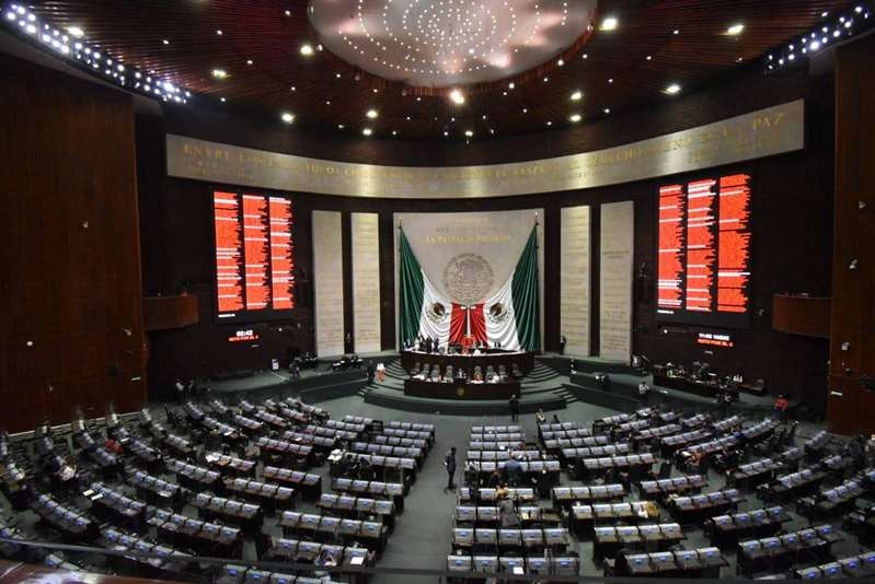 Diputados que buscan reelección renuncian a apoyos económicos