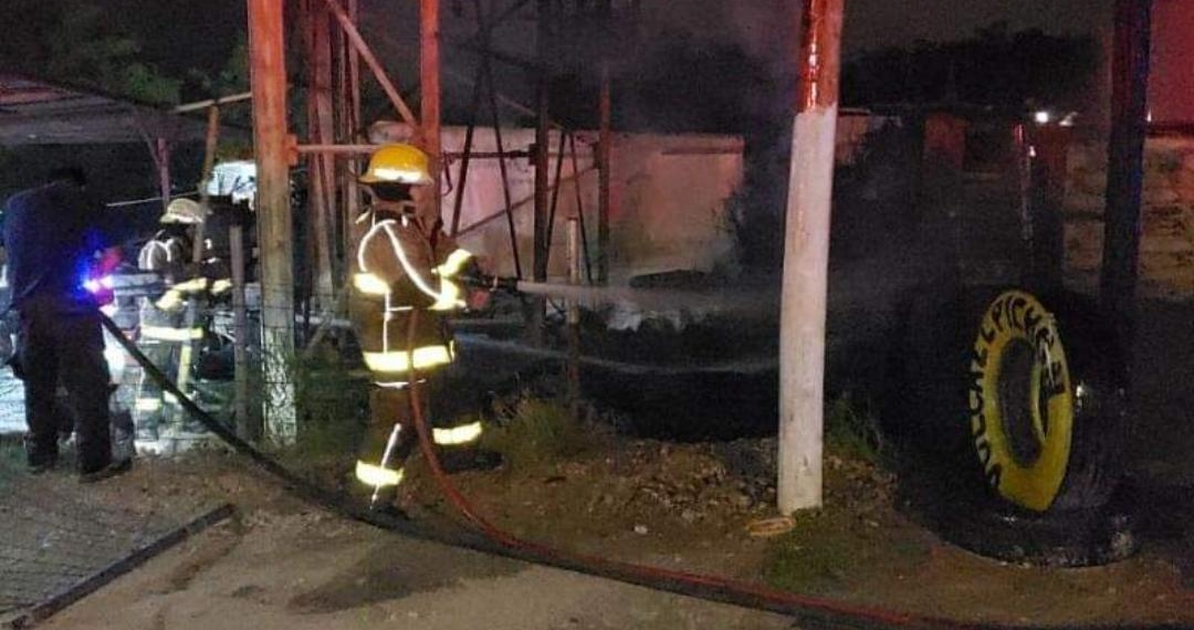 Hondureño le prende fuego a vulcanizadora