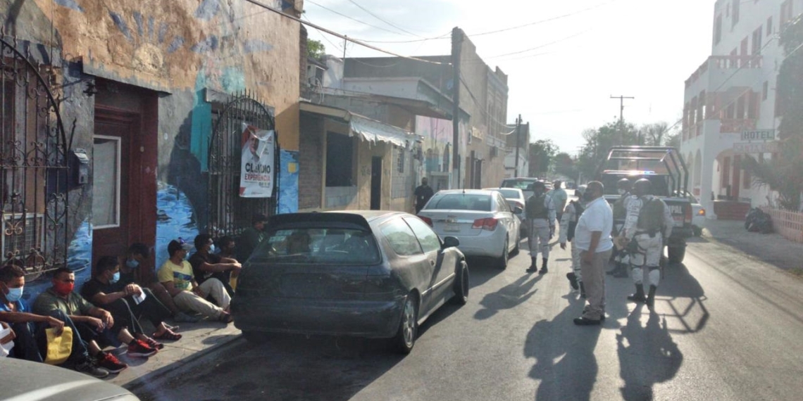 Aseguran a 21 migrantes centroamericanos en dos casas de seguridad