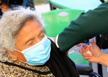 Aplican segunda dosis de vacunación contra el COVID19 para Adultos Mayores
