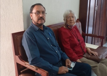 Maestros ingresan al Palacio de Gobierno
