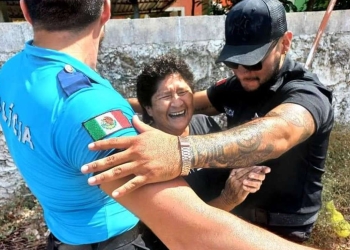 Alcaldesa en Yucatán contrata a stripers vestidos de policías por el Día de las Madres