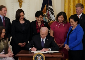‘El silencio ante los crímenes de odio es complicidad’: Biden