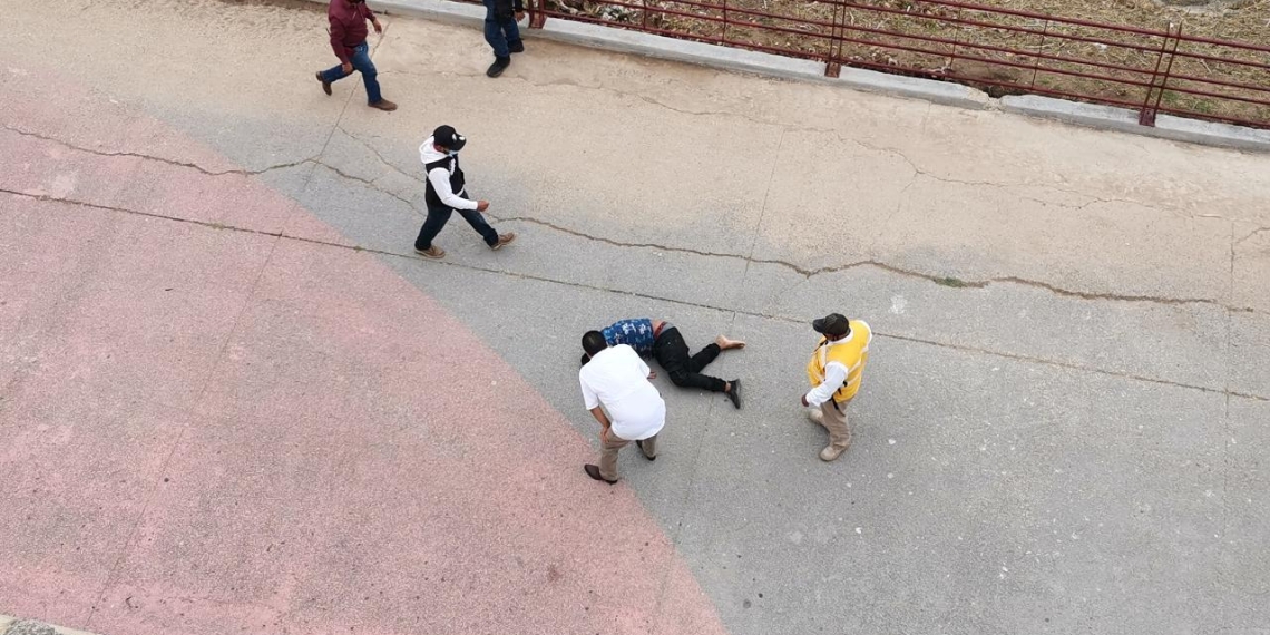 Reportan delicado pero estable a joven suicida