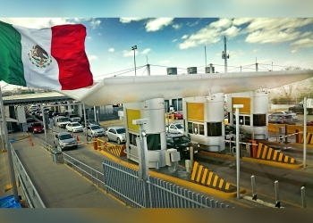 Frontera México-EU permanecerá cerrada pese a caída en casos
