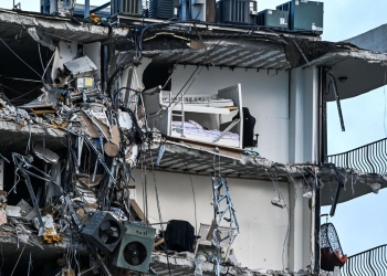 Derrumbe parcial de edificio en Miami deja al menos un muerto y 51 desaparecidos