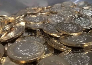 Dólar sube y peso sufre su peor semana en casi 9 meses
