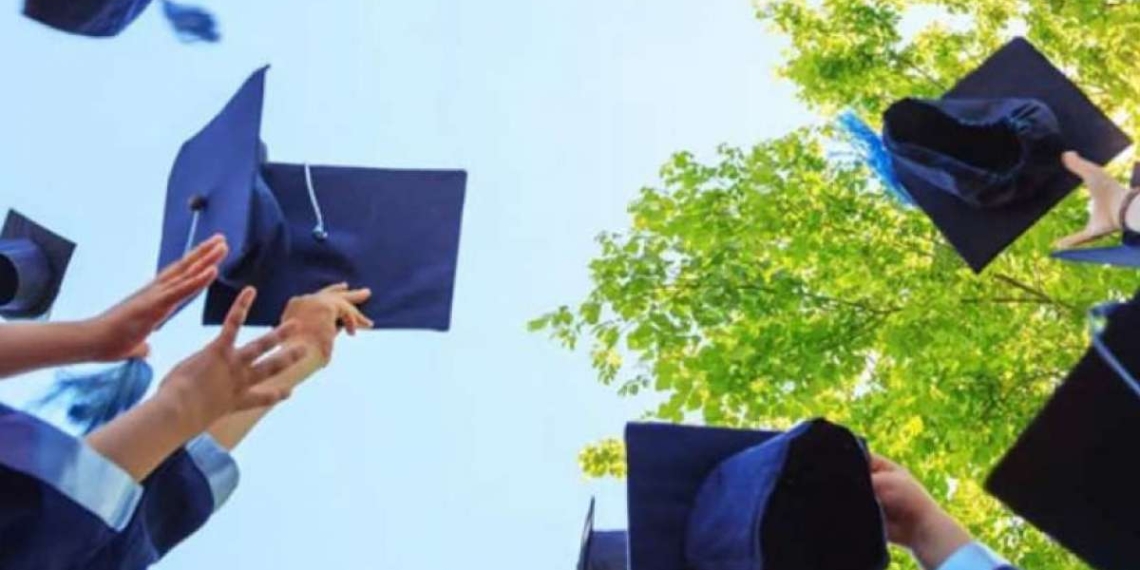 Escuelas piloto podrán tener graduaciones